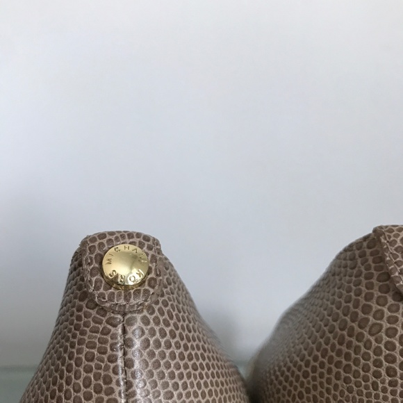 Michael Kors - Tan Crocodile Platform Heel / Pump - Picture 7 of 10